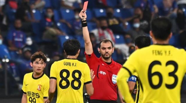 吃红牌丢饭碗开创先河 广州队的危机公关很成功?