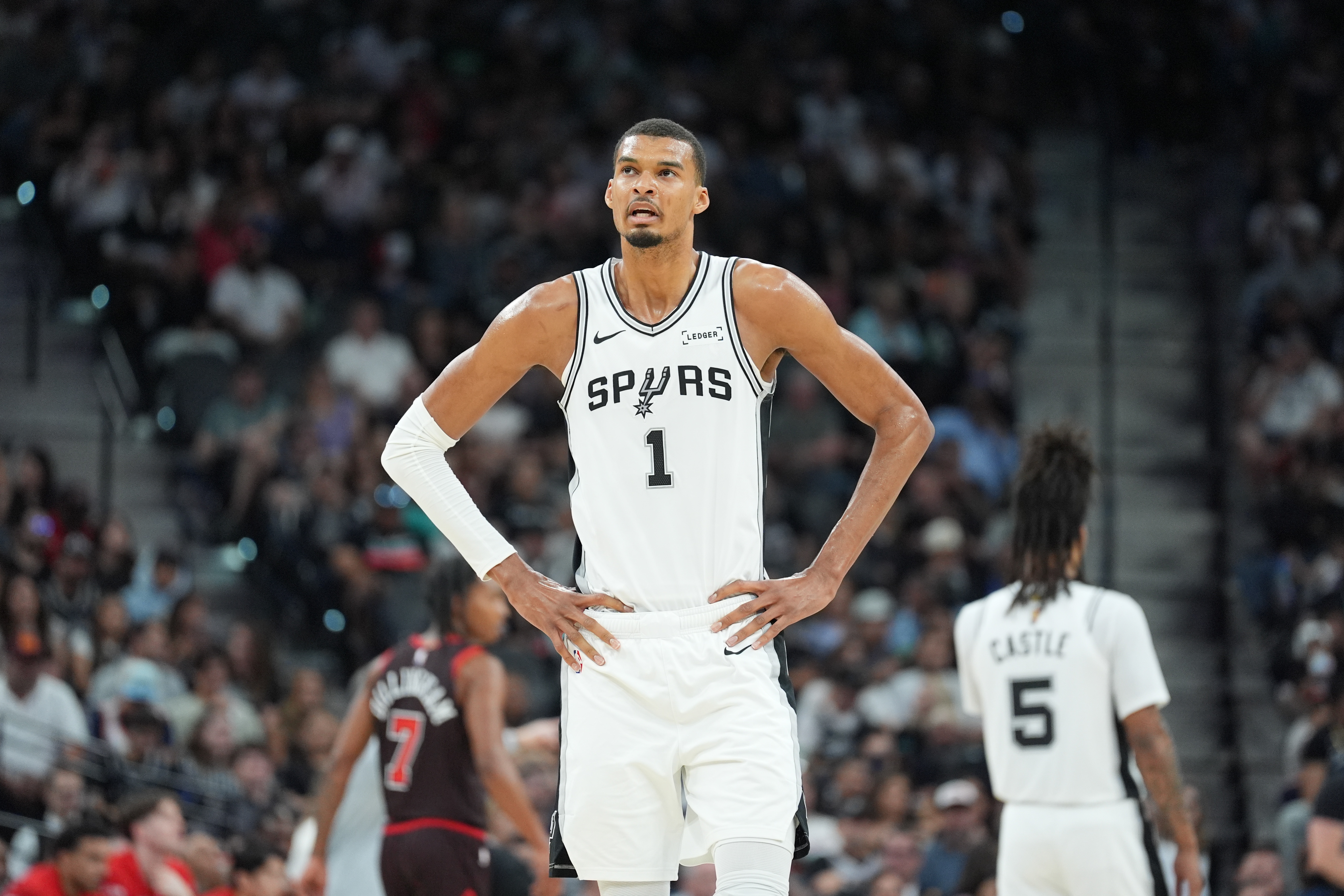 乐鱼乐鱼体育官网下载-名记:文班亚马很在意获奖资格 这对马刺来说是一个优先事项