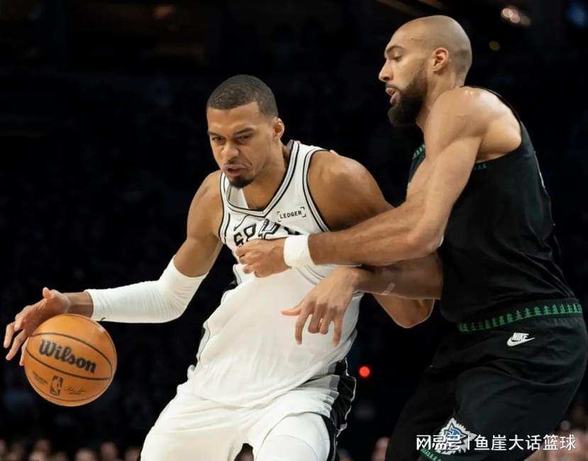 乐鱼网页版登录入口官网-马刺2-1！爱德华兹无可奈何，文班35+15创三纪录，芬奇不满裁判